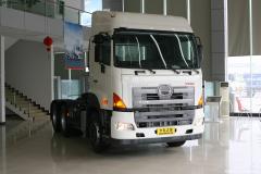 廣汽日野 700系列重卡 380馬力 6X4 牽引車(YC4250SS10PK)