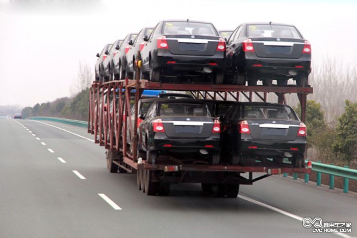 經過加寬的運輸車