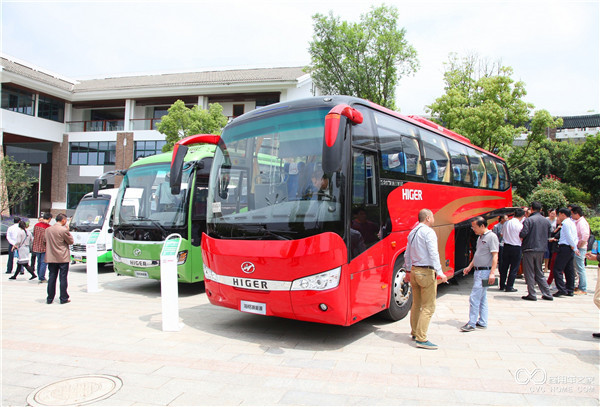 嘉賓參觀海格展車.jpg